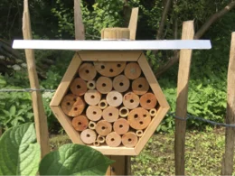 Insektenhotel aus Holz