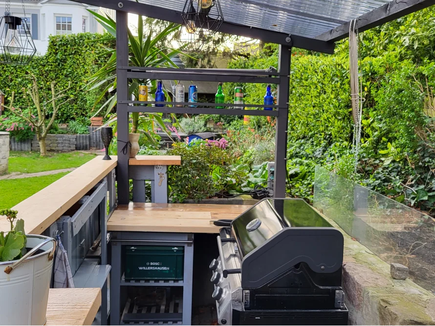 Außenküche mit Grill