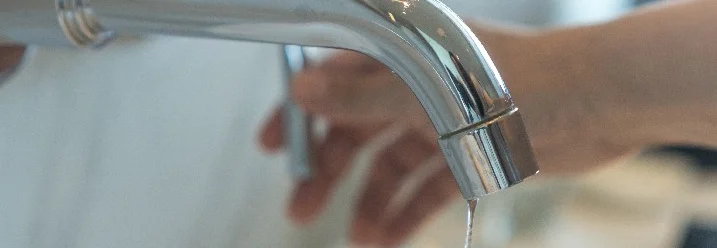 Tropfender Wasserhahn