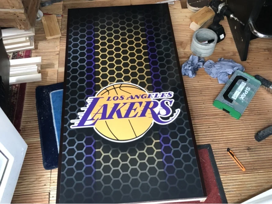 Basketballkorb mit Logo