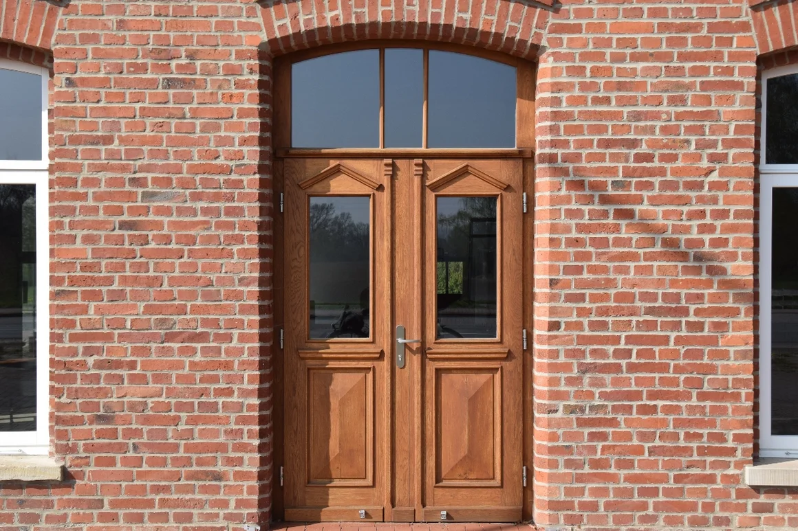 Holztür mit Glas
