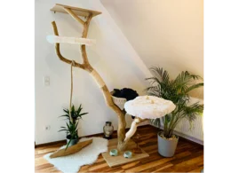 Großer Katzenbaum aus Naturholz