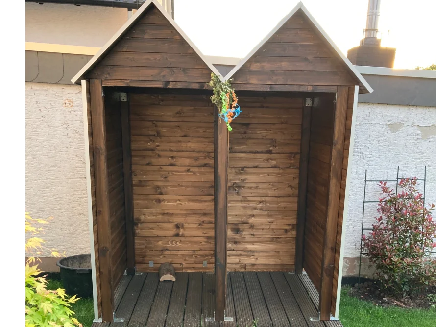 Offenes Holzgartenhaus