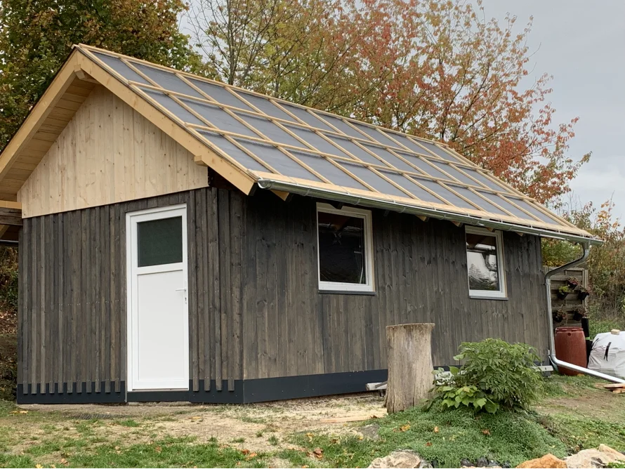 Gartenhaus mit Holzfassade
