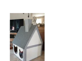 Katzenhaus in Form eines Hauses
