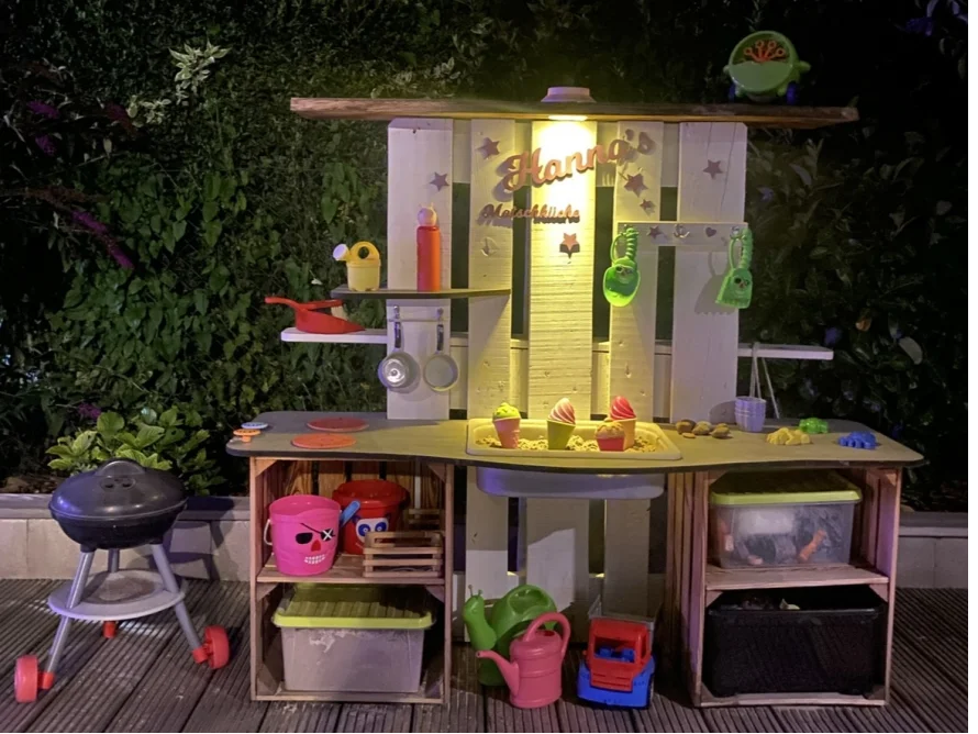 Spielküche aus Holz